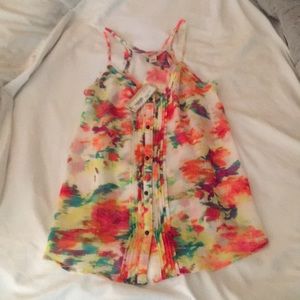 🌷🌺🍀 Foral tank top. NWT. XS☘️🌹🌸